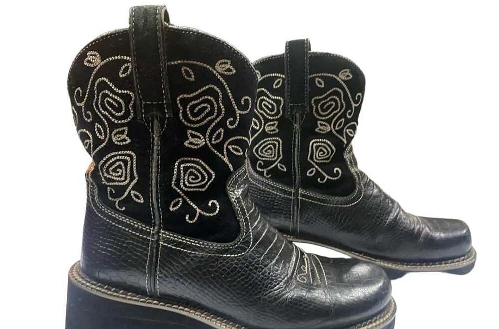 Ariat Fatbaby Western Boots Black Leather Floral Embroidery